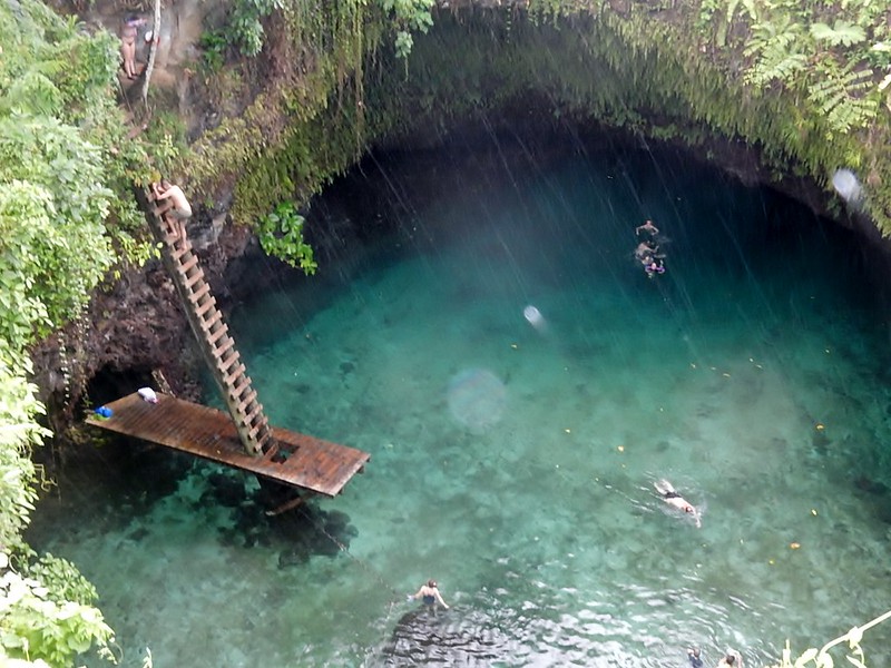 To Sua Ocean Trench