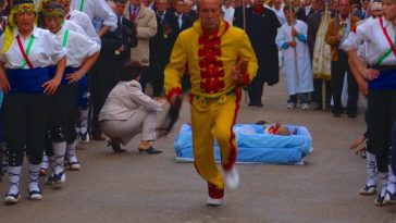 baby jumping festival spain